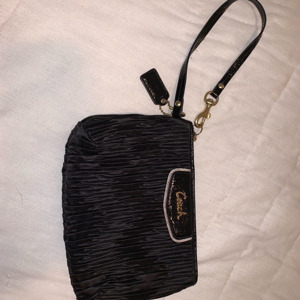Coach Wristlet- LIKE NEW